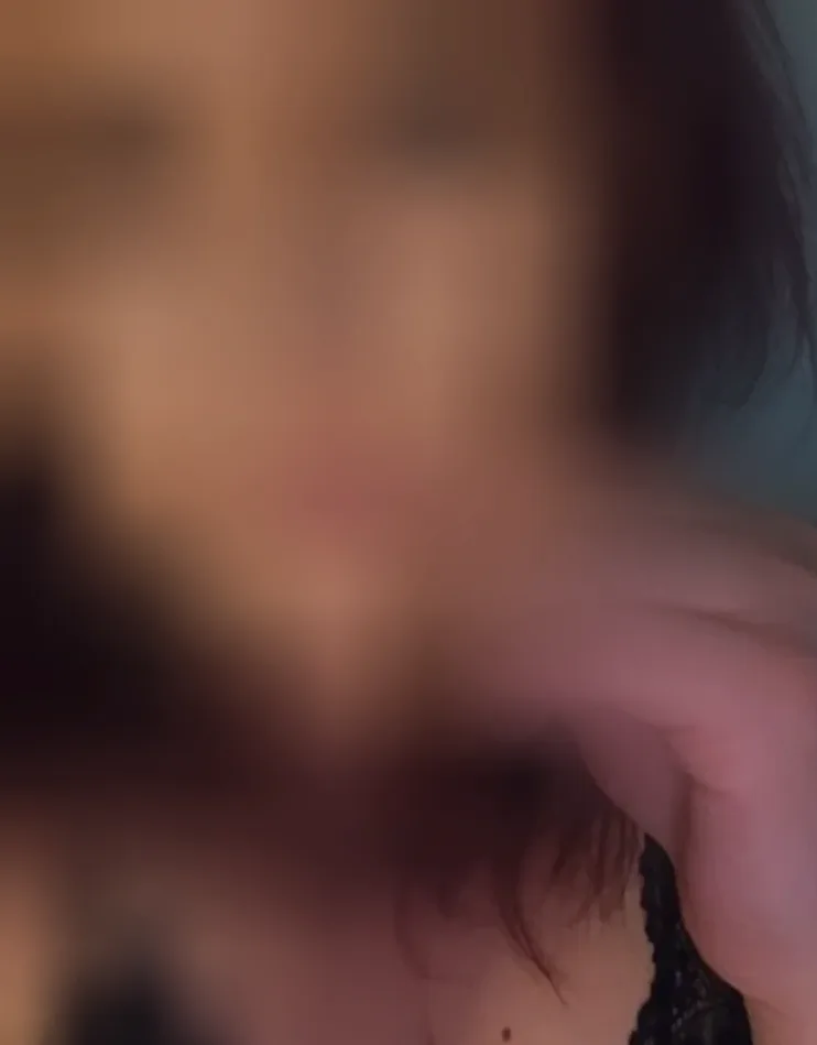 Büsra, 36
