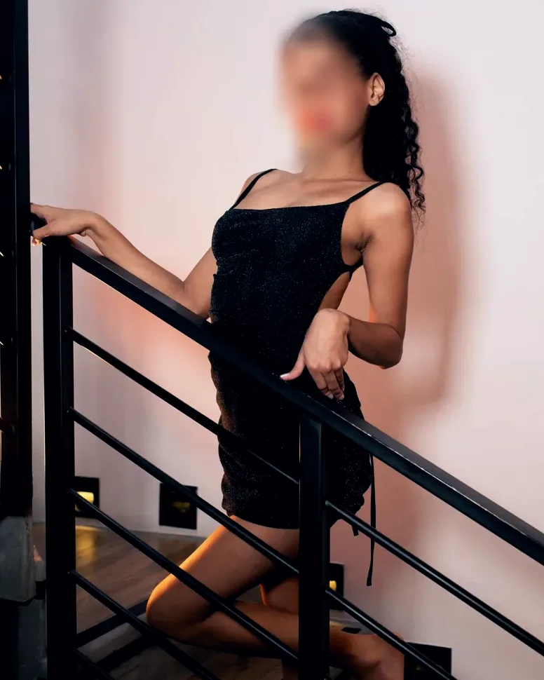 Jasmin, 34
