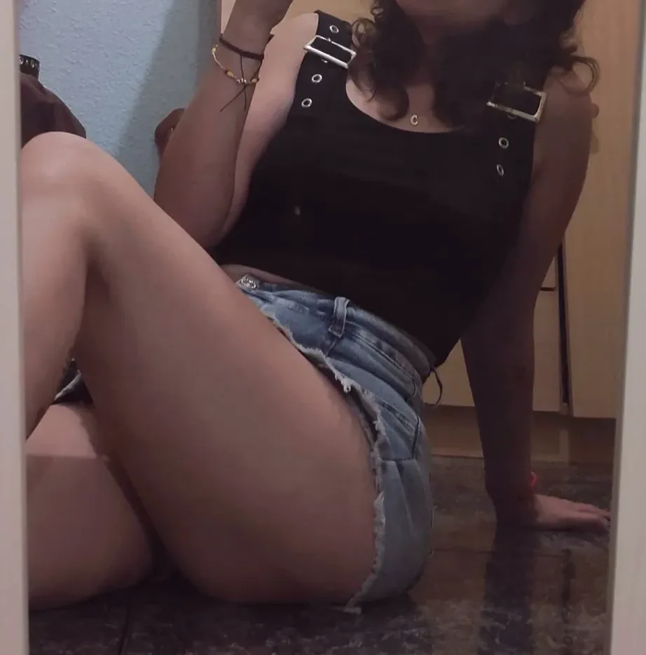 Vivien, 32